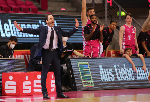 他还通过不 他还通过不