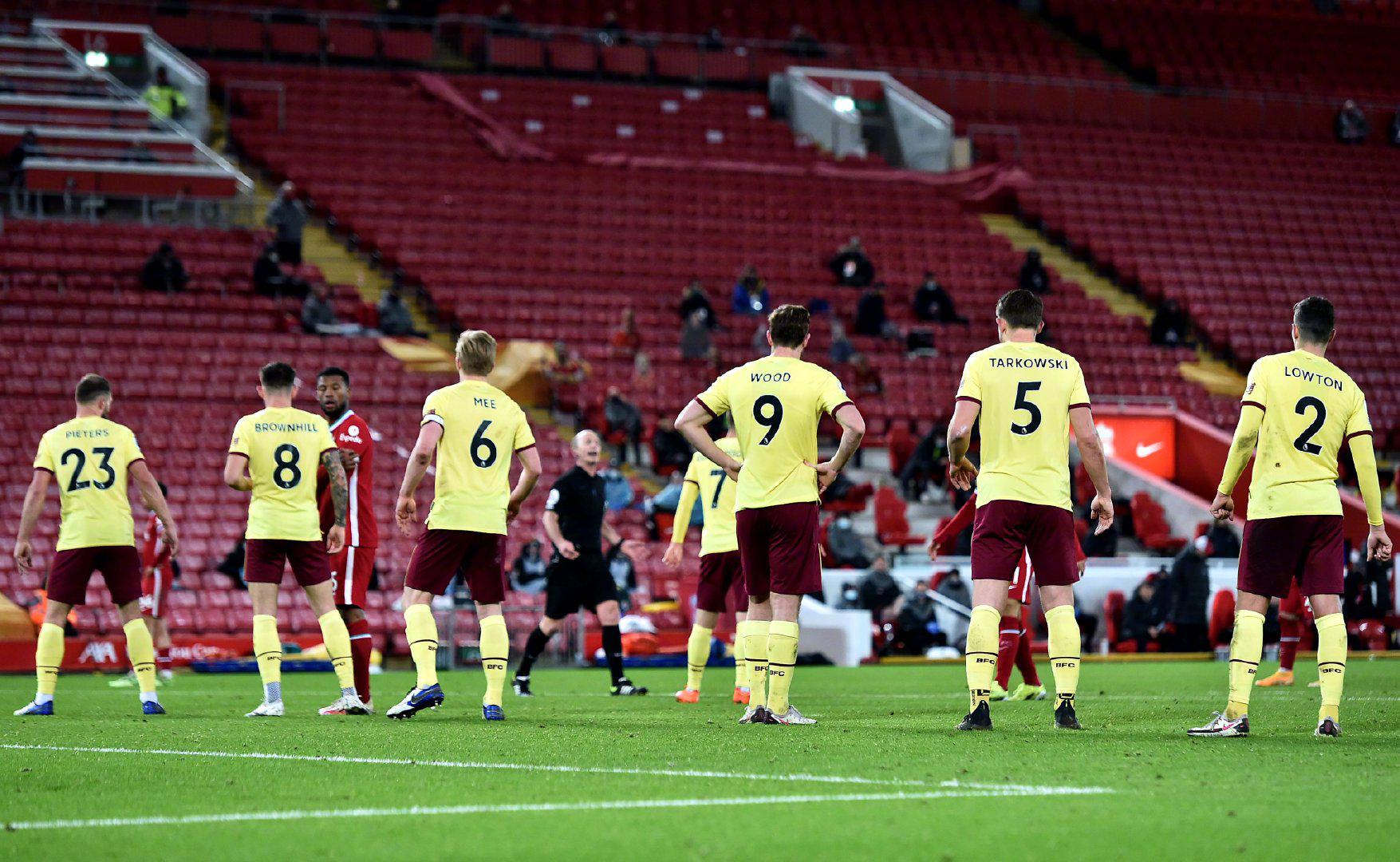 并在比赛中 并在比赛中