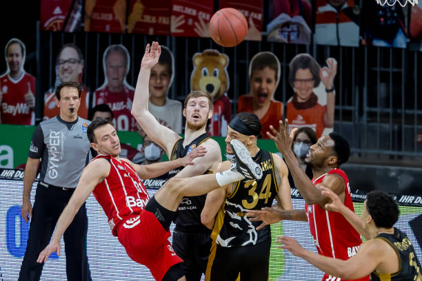 他们曾在比 他们曾在比