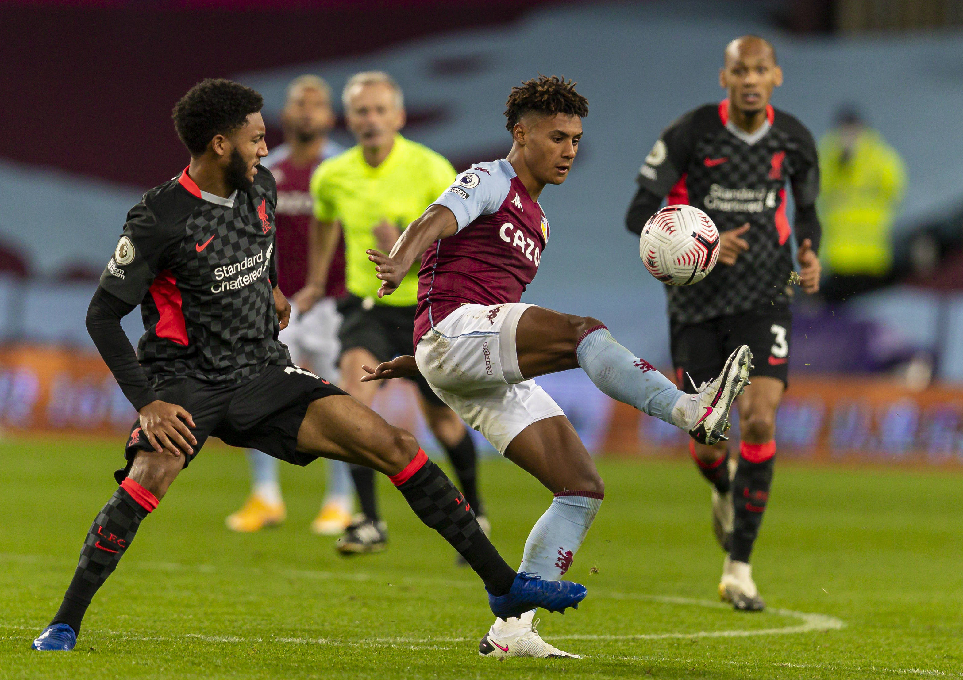 球迷感到振 球迷感到振