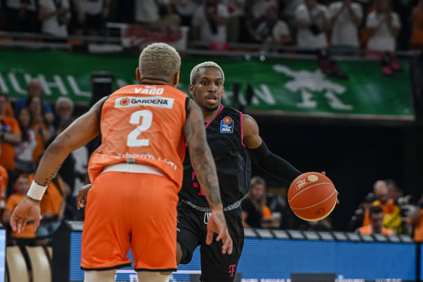 新疆男篮再 新疆男篮再